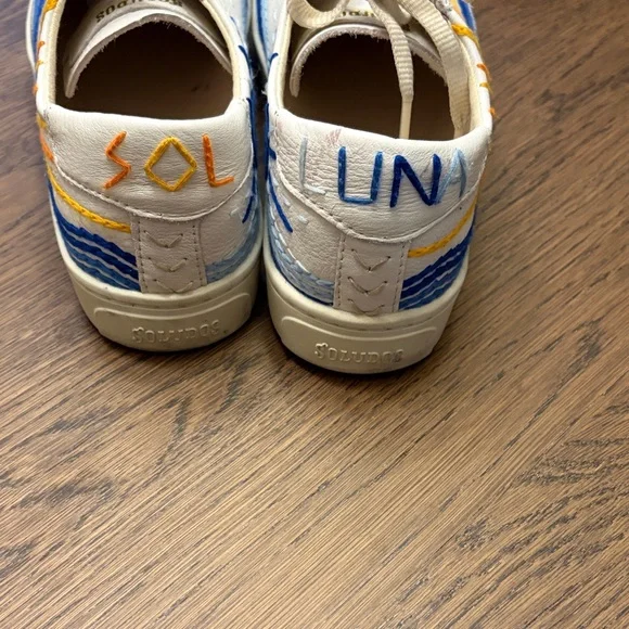 Sólidos Woman’s  White and Blue Sun and Moon Sneakers - Picture 3 of 6